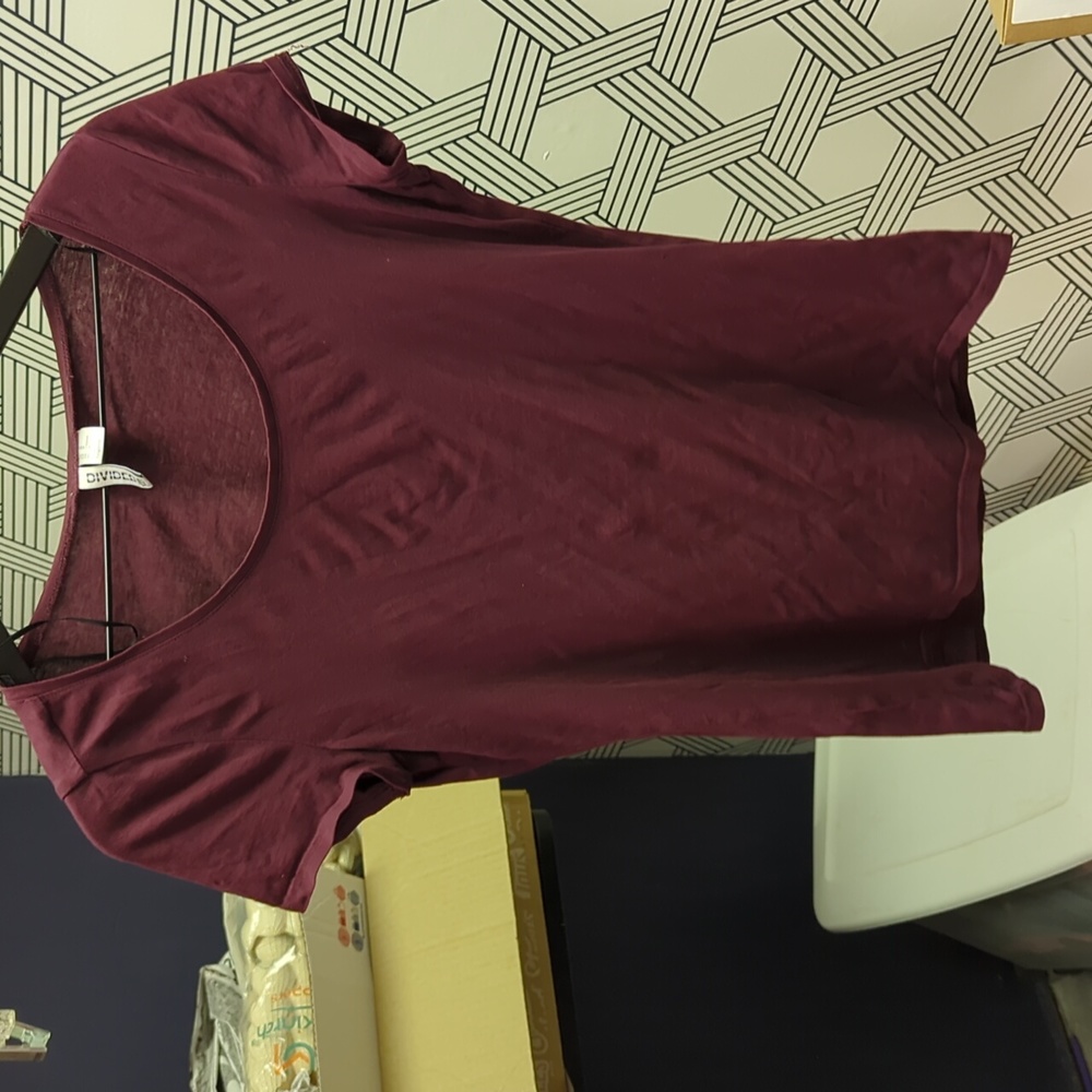 123 Maroon fitted t-shirt guc